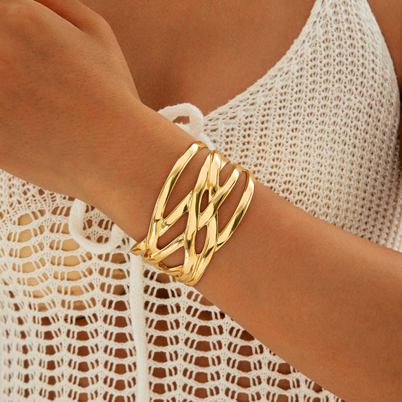 Wholesale Fashion Metal Hollow Exaggerated Opening Alloy Bracelet For Women With Geometric Design