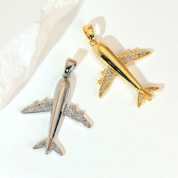 Wholesale Fashion Minimalist Aircraft Pendant Accessories Made Of Copper With 18K Gold Plated Electroplating