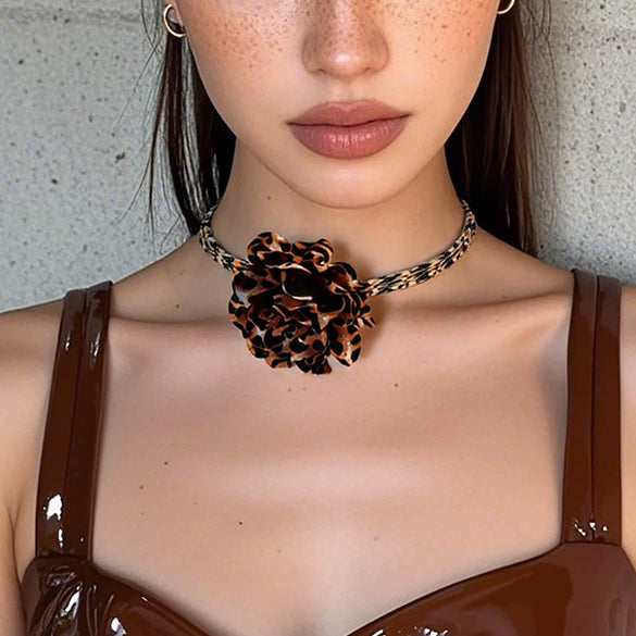 Wholesale Fashion Retro Leopard Pucloth Flower Electroplated Neck Chain For Women