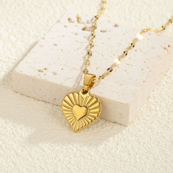 Wholesale Fashion Simple Geometric Heart Shaped Stainless Steel Pendant Necklace For Women With Vacuum Plating