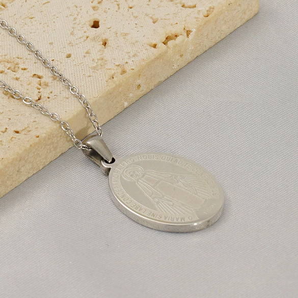 Wholesale Fashion Simple Titanium Steel Geometric Oval Pendant Necklace Jewelry With Electroplating