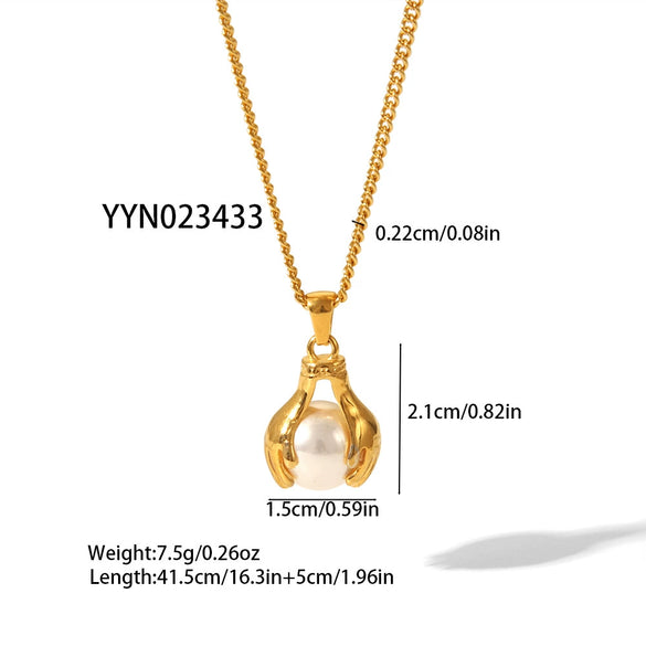Wholesale Fashion Stainless Steel Necklace With Heart Shaped Love Pendant Light Luxury Style Pvd Furnace Real Gold Electroplated For Women