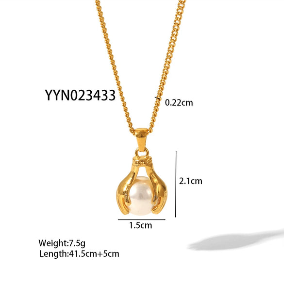Wholesale Fashion Stainless Steel Necklace With Heart Shaped Love Pendant Light Luxury Style Pvd Furnace Real Gold Electroplated For Women
