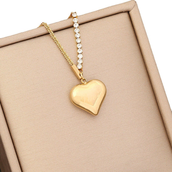 Wholesale Fashion Stainless Steel Necklace With Multi Color Oil Drop Heart Shaped Pendant And Temperament Clavicle Chain