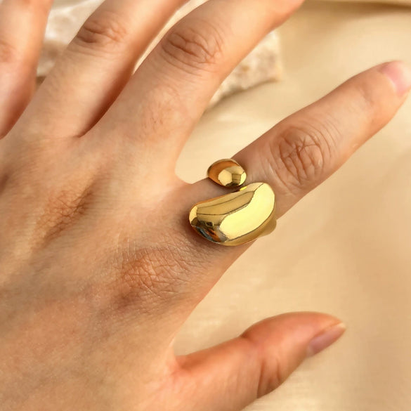Wholesale Fashion Stainless Steel Ring With Geometric Style And Heart Shape Plated 18K Gold