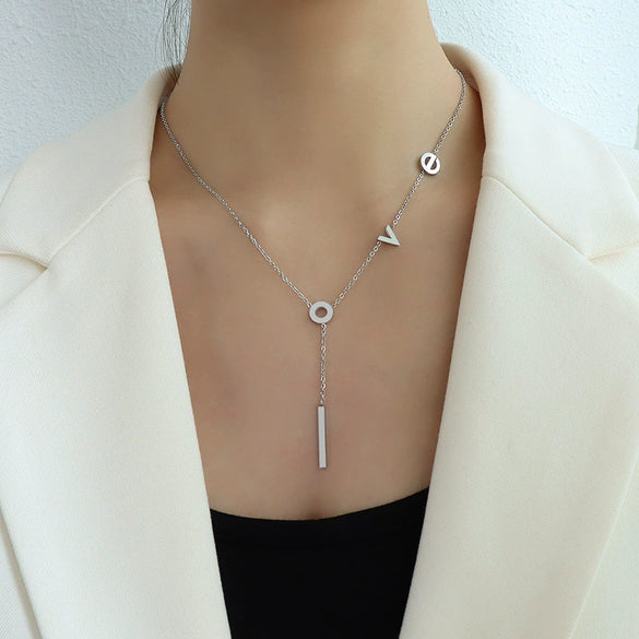 Wholesale Fashion Titanium Steel Electroplated 18K Gold Love Letter Pendant Clavicle Necklace For Women