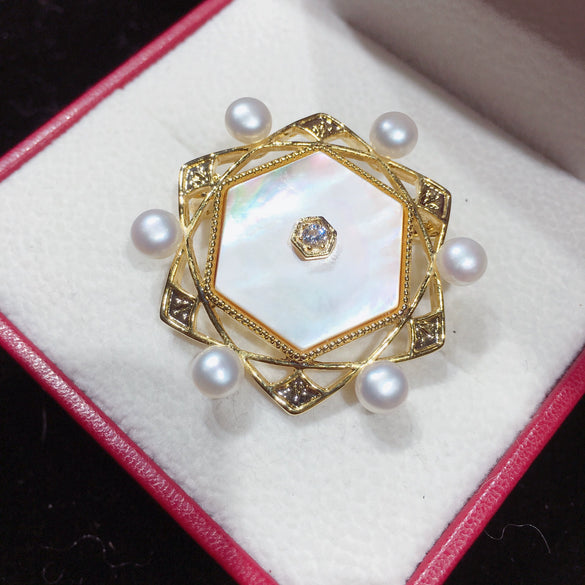 Wholesale Fashion Women's Geometric Copper Natural Freshwater Pearl Sea Shell Corsage Pin Multibead Brooch