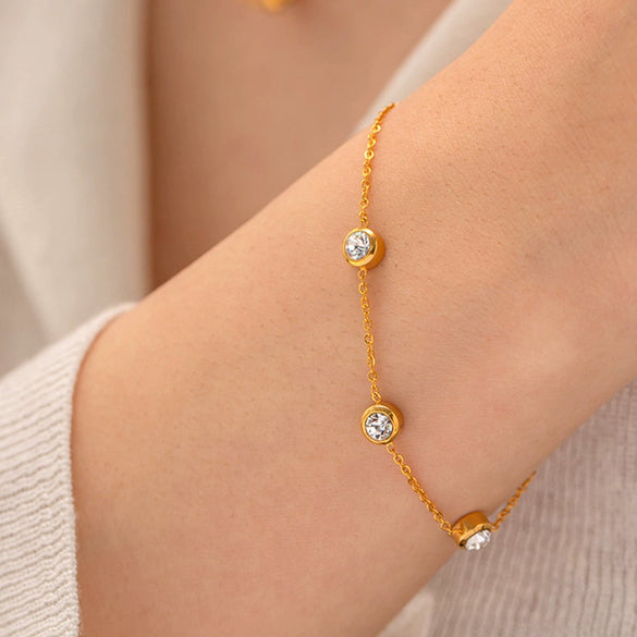 Wholesale Fashion Women's Round Zircon Stainless Steel Bracelet With 18K Gold Plated Electroplating And Geometric Design