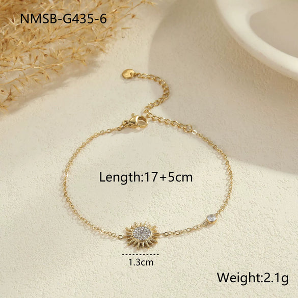 Wholesale Fashion Women's Stainless Steel 18K Gold Plated Necklace And Bracelet With Geometric And Floral Patterns