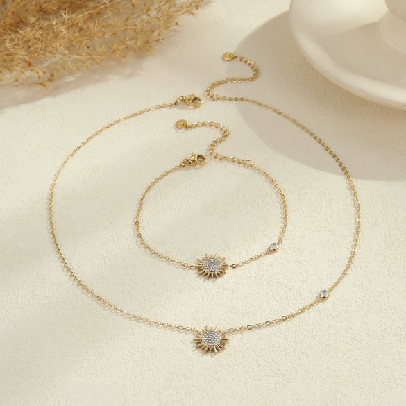 Wholesale Fashion Women's Stainless Steel 18K Gold Plated Necklace And Bracelet With Geometric And Floral Patterns