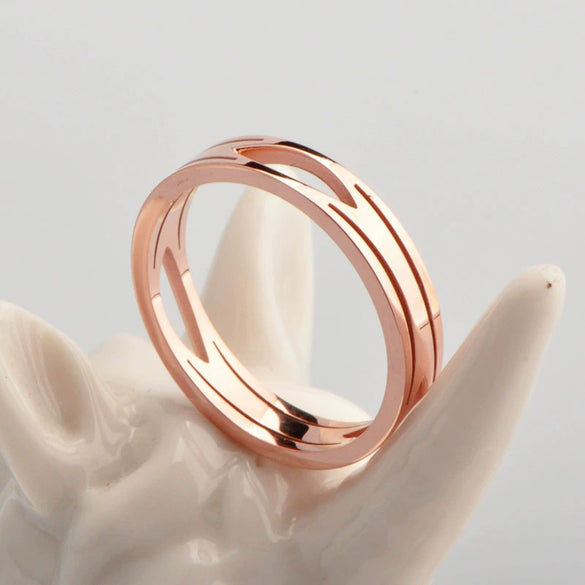 Wholesale Fashion Women's Titanium Steel Rhombus Hollow Cutting Ring With Rose Gold Electroplating