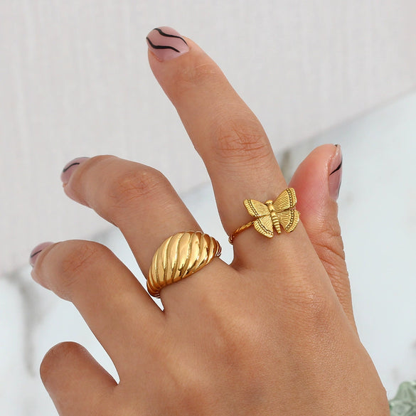Wholesale Fashionable Adjustable Butterfly Ring In Stainless Steel With Geometric Pattern And 18K Gold Plated Electroplating For Women