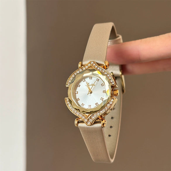 Wholesale Fashionable And Stylish Rhombusshaped Glass Ladies Watch With Diamondencrusted Super Fiber Strap