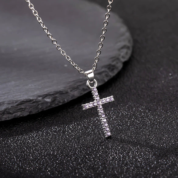 Wholesale Fashionable Rhinestone Necklace For Women With Geometric Pattern Made Of Alloy And Velvet Belt Electroplated