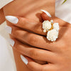 Wholesale Fashionable Sweet Alloy Ring With Flower Pattern And Diamond Design