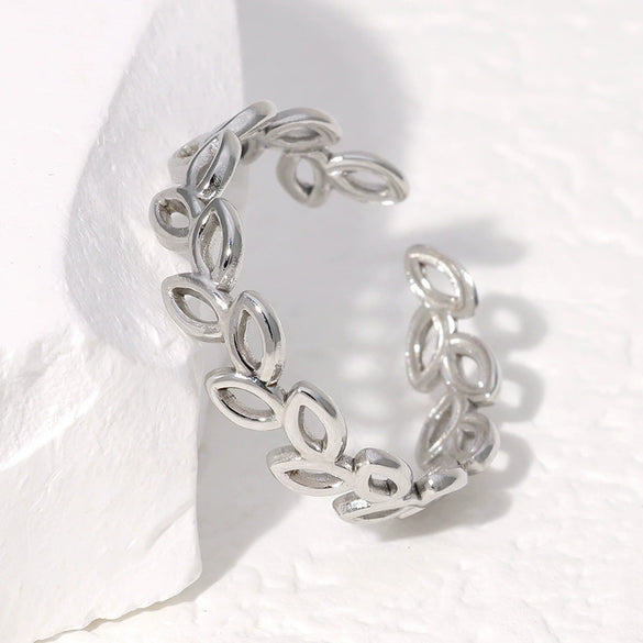 Wholesale Female Fresh Leaf Open Ring In Titanium Steel With Electroplating Treatment Simple Cold Style Nonfading Stainless Steel