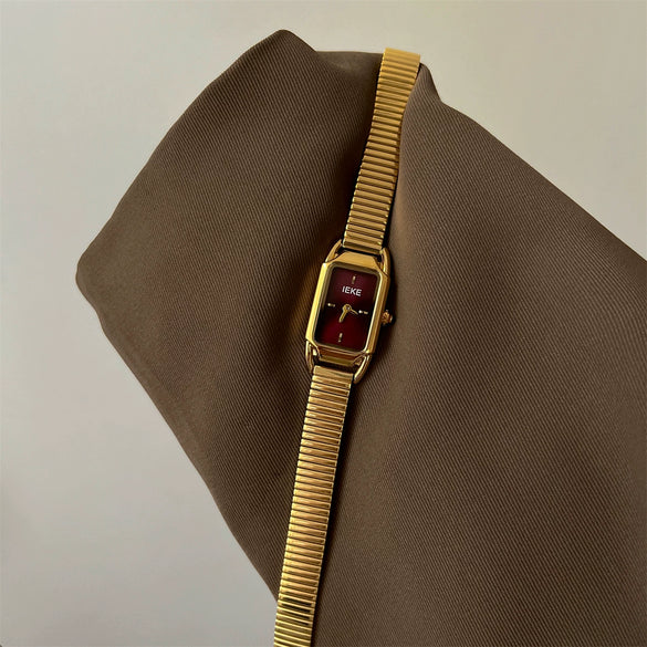 Wholesale Female Medieval Style Metal Case Quartz Ankora Red Watch