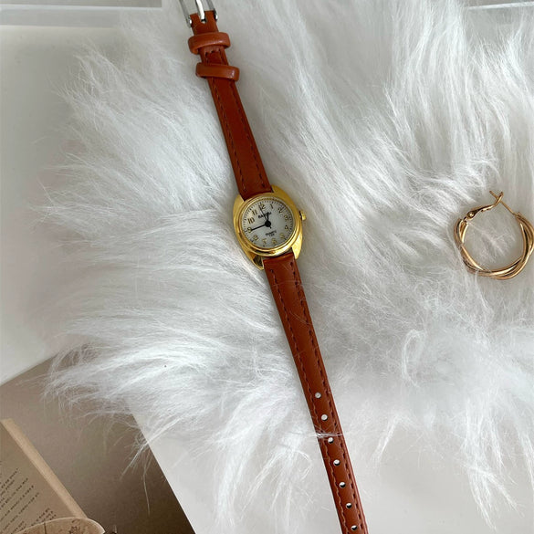 Wholesale Female Student Mini Round Quartz Watch With Metal Case Stainless Steel Buckle And Pu Strap Vintage Artistic Medieval Style