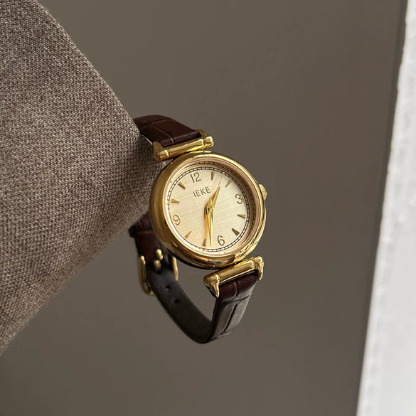 Wholesale Female Students' Retro Simple Metal Disc Watch With Stainless Steel Buckle And Round Dial