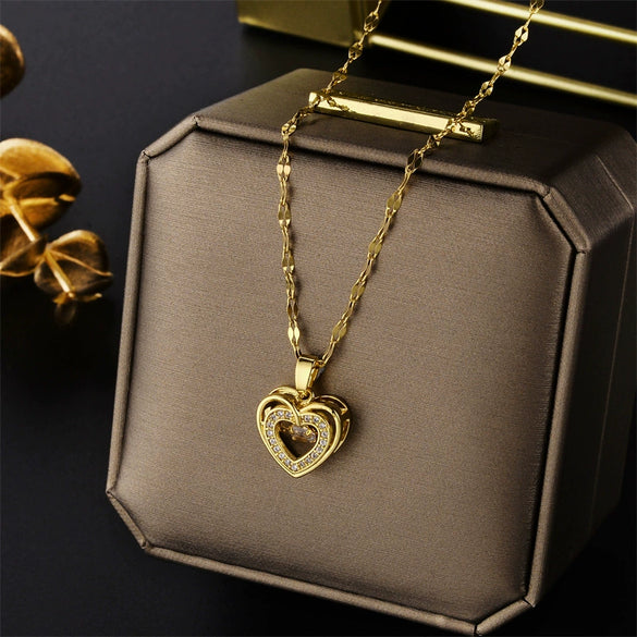 Wholesale Female Titanium Steel Clover Pendant Necklace With Geometric Pattern And Electroplating Treatment Twist Chain