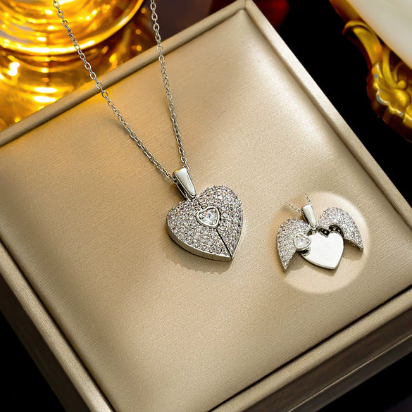 Wholesale Female Titanium Steel Heart Shaped Opening And Closing Necklace With Heart Shaped Pendant And Typing Diamond Treated Clavicle O Chain Jewelry