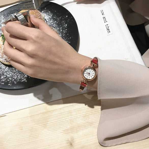 Wholesale Female Watches Alloy Case Imitation Leather Strap Heart And Round Shape Antique Style