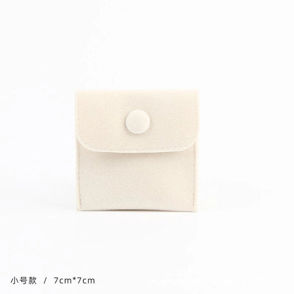 Wholesale Flannel And Velvet Jewelry Storage Bags With Anti Oxidation Buttons And Silk Screen Printing