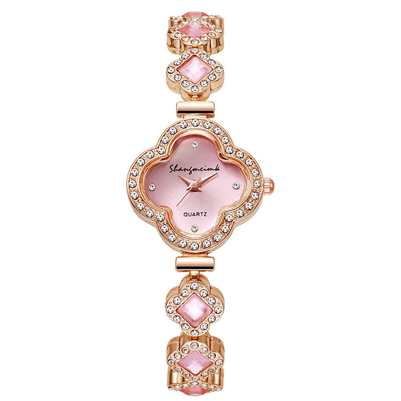 Wholesale Fourleaf Clover Flower Shape Alloy Rhinestone Emerald Bracelet Watch For Women With Sapphire Crystal Glass Mirror And Stainless Steel Buckle