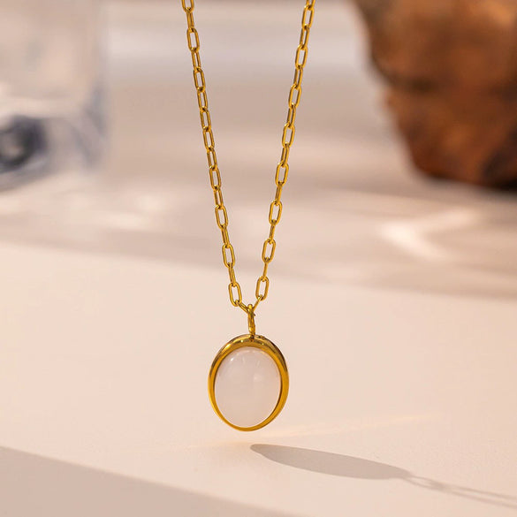 Wholesale Fourleaf Clover Rhombus Sweet And Cool Geometric Style Electroplated 18K Gold Steel Sweater Chain Jewelry For Women