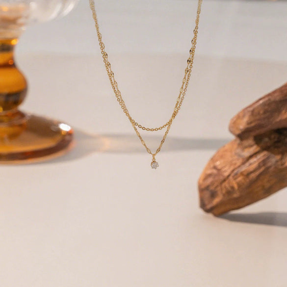 Wholesale Fourleaf Clover Rhombus Sweet And Cool Geometric Style Electroplated 18K Gold Steel Sweater Chain Jewelry For Women