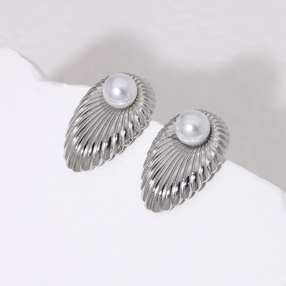 Wholesale French Retro Court Style Simulation Pearl Titanium Steel Earrings 18K Gold Plated For Women