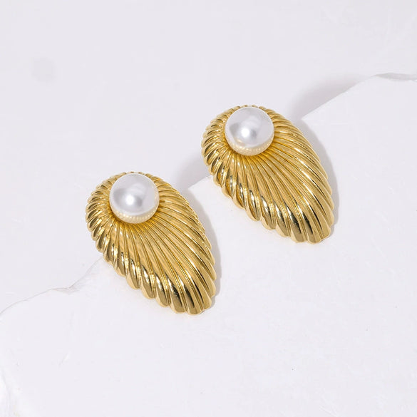 Wholesale French Retro Court Style Simulation Pearl Titanium Steel Earrings 18K Gold Plated For Women