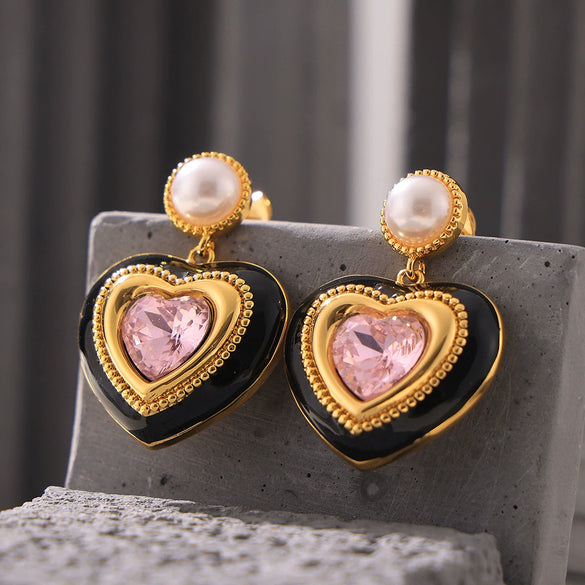 Wholesale French Retro Earrings With Imitation Pearl And Heart Shaped Three Dimensional Glass Stone Copper Material Electroplating Design