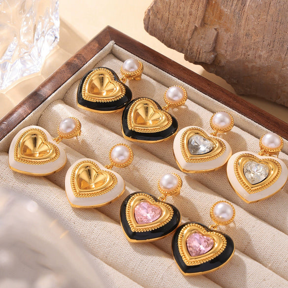 Wholesale French Retro Earrings With Imitation Pearl And Heart Shaped Three Dimensional Glass Stone Copper Material Electroplating Design