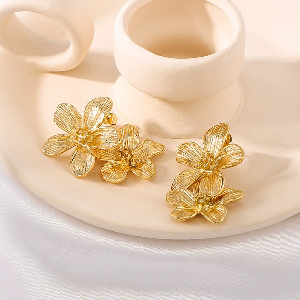 Wholesale French Retro Gold Flower And Leaf Tassel Earrings Stainless Steel 18K Vacuum Plated In Furnace For Women
