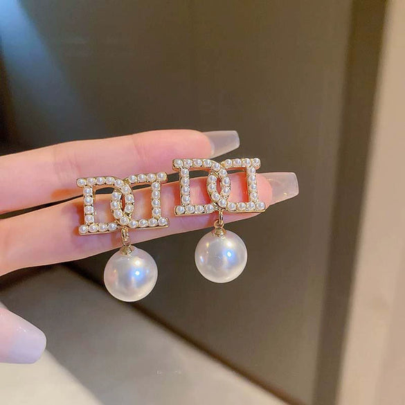 Wholesale French Retro Pearl Earrings With 925 Silver Needles Alloy Material Geometric Pattern And Diamondencrusted Design For Women