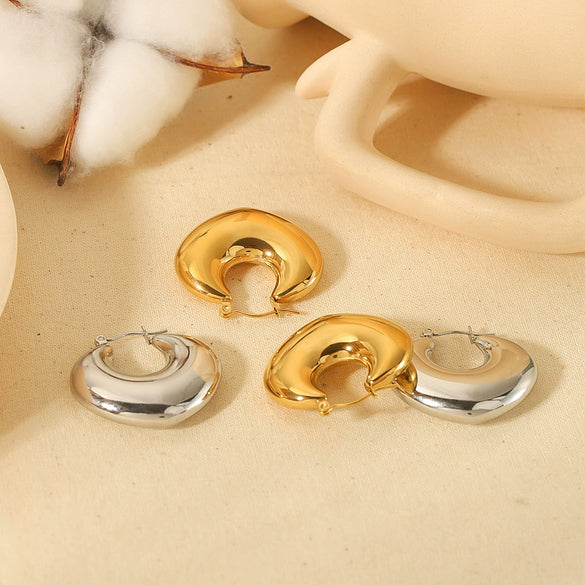 Wholesale French Retro Stainless Steel Heart Earrings For Women With Electroplating