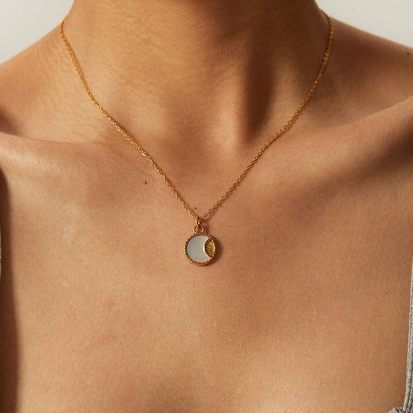 Wholesale French Retro Star Pendant Necklace Titanium Steel Water Ripple Chain Inlaid Zircon Geometric Design For Women