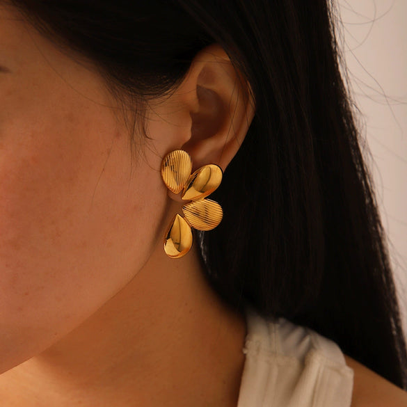 Wholesale French Retro Striped Flower Stud Earrings In Stainless Steel With Pvd Furnace Real Gold Electroplating For Women