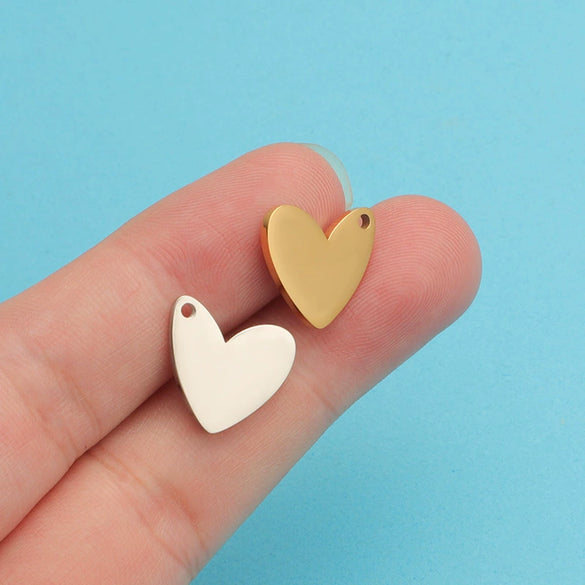 Wholesale Fresh Style Stainless Steel Heart Shaped Love Pendant Jewelry Accessories With Electroplating