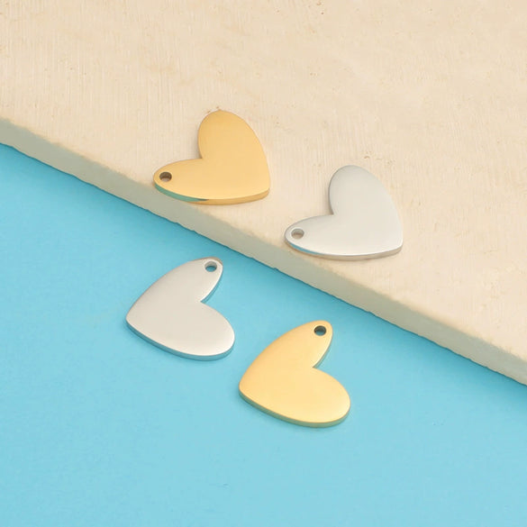 Wholesale Fresh Style Stainless Steel Heart Shaped Love Pendant Jewelry Accessories With Electroplating
