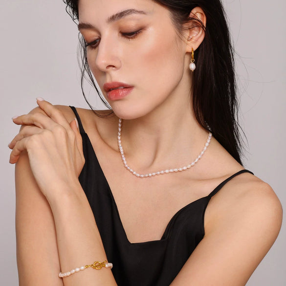 Wholesale Freshwater Pearl Necklace Bracelet Earrings Set With O Buckle Electroplated For Women Elegant Style