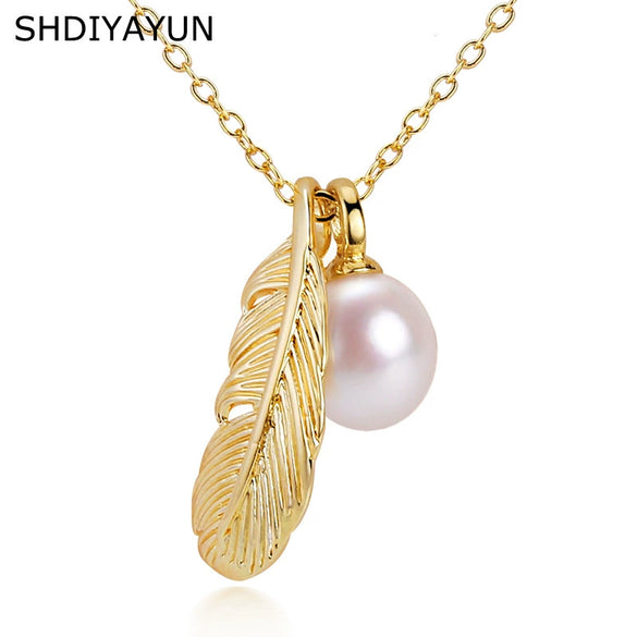 Wholesale Freshwater Pearl Pendant Clavicle Chain With Retro Feather Design Copper 18K Gold Plated Rice Shape And Droplet Shape Necklace