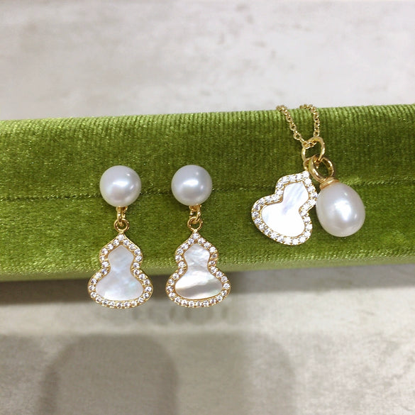 Wholesale Freshwater Pearl Pendant Earrings With Gourd Shape