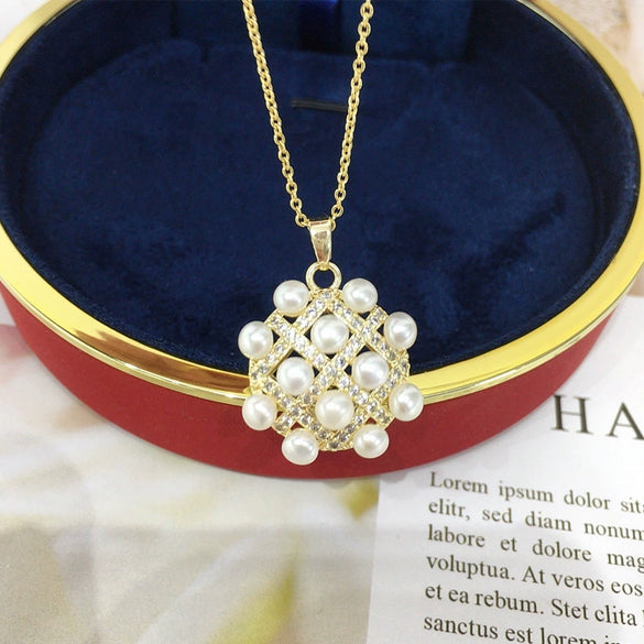Wholesale Freshwater Pearl Pendant Jewelry Natural Multibead Round Pearls Light Luxury Minimalist Style Copper Accessory Shape Shape And Droplet Shape