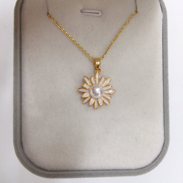 Wholesale Freshwater Pearl Pendant Jewelry With Daisy Flower Copper Flat Round And Bun Round Shape Minimalist Style