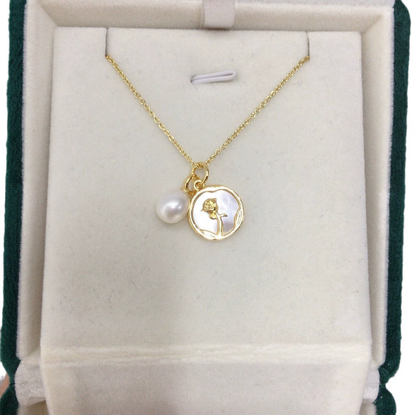 Wholesale Freshwater Pearl Pendant Necklace With Copper Accessories In Rice And Droplet Shapes Minimalist Style