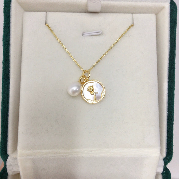 Wholesale Freshwater Pearl Pendant Necklace With Copper Accessories In Rice And Droplet Shapes Minimalist Style
