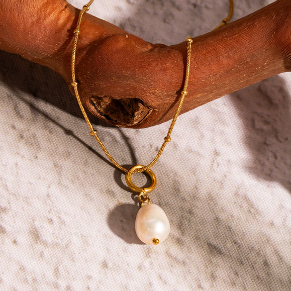 Wholesale Freshwater Pearl Pendant Necklace With Simple Natural Style Stainless Steel Collarbone Chain And Vacuum Real Gold Electroplating In Pvd Furnace Geometric Design