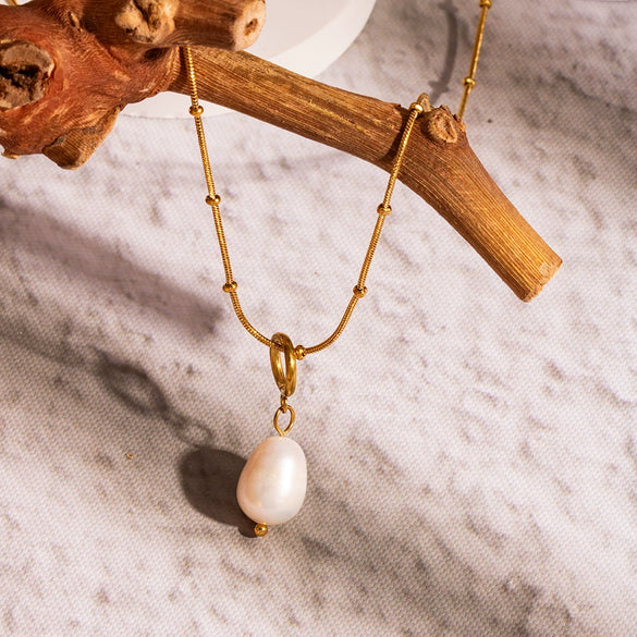 Wholesale Freshwater Pearl Pendant Necklace With Simple Natural Style Stainless Steel Collarbone Chain And Vacuum Real Gold Electroplating In Pvd Furnace Geometric Design
